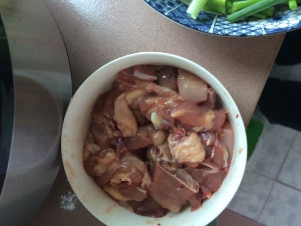 广东沙姜焗鸡的做法