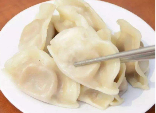 中国过年吃饺子寓意
