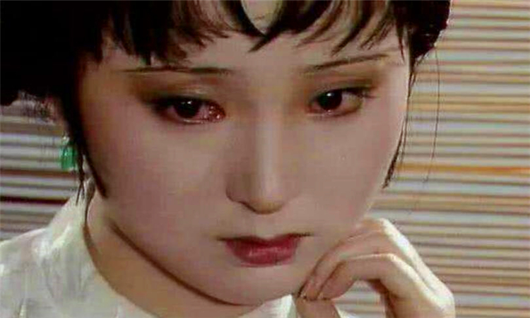 多愁善感是什么意思