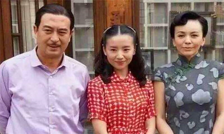 老气横秋是贬还是褒