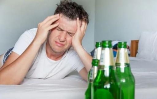 喝酒真的能帮助睡眠吗？