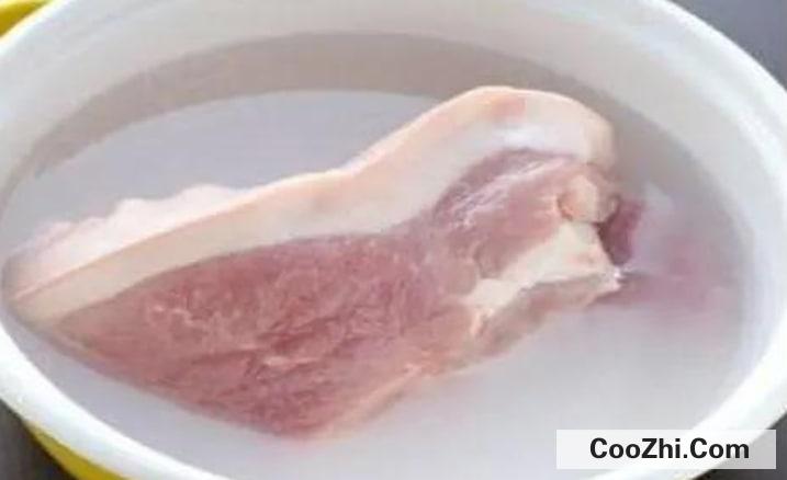 怎样可以将快速将冰冻的肉解冻呢？