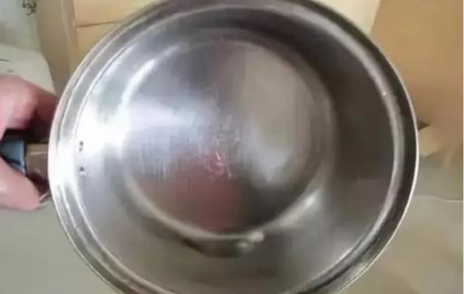 怎么清洗烧焦的铝锅？