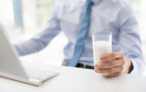饮用牛奶的误区是什么