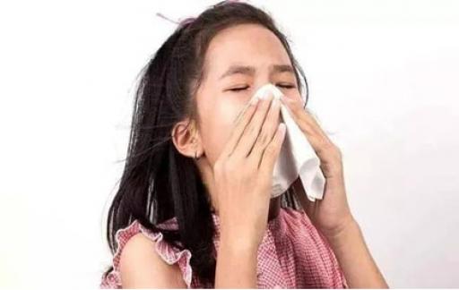 打喷嚏流鼻涕就是感冒了？还可能是这个病