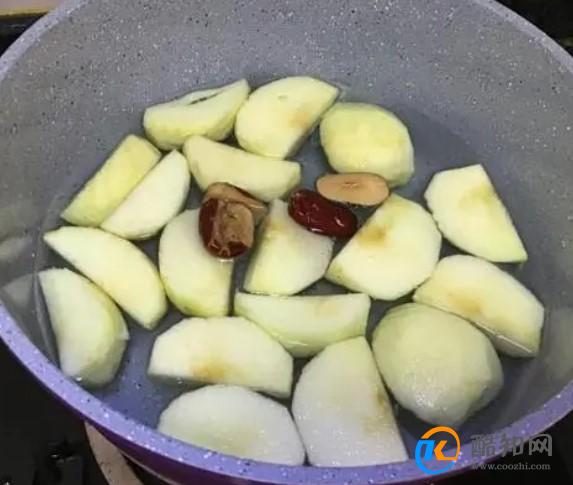 煮苹果冷水下锅还是热水