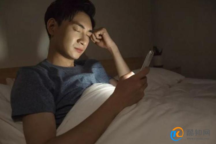 喜欢熬夜抽烟的男生有哪些危害