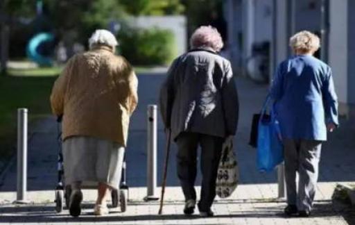 中国低领老人有三分之一在参加工作