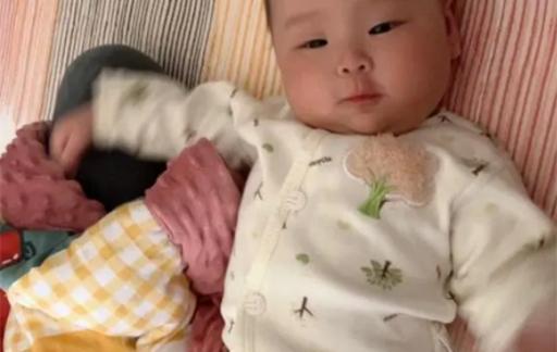 这一喂养影响宝宝发育，出现这一信号时，妈妈要当心