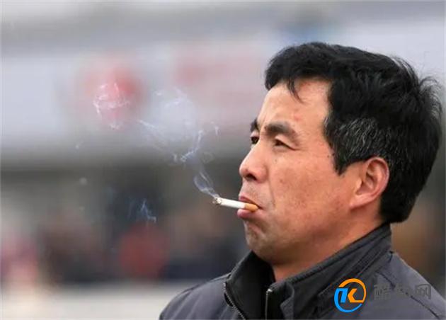 鼻毛外窜的男人，有何不同之处？鼻毛变白暗示了什么？涨知识了