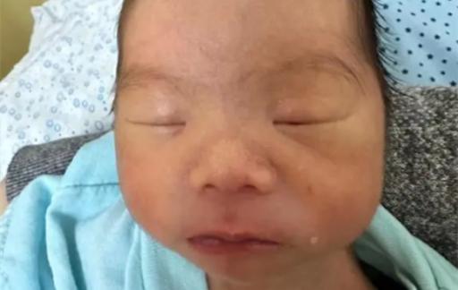 宝宝喝奶总哭，也可能存在这一原因，别疏忽