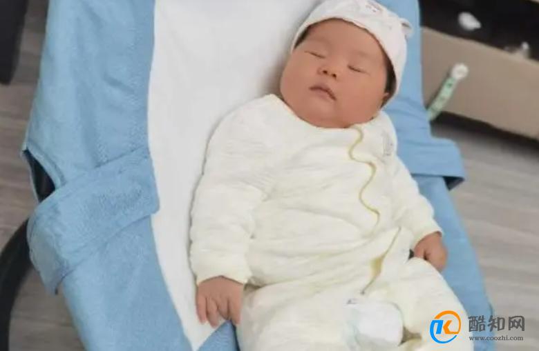 宝宝能吃能睡，妈妈别高兴太早，这一原因别疏忽