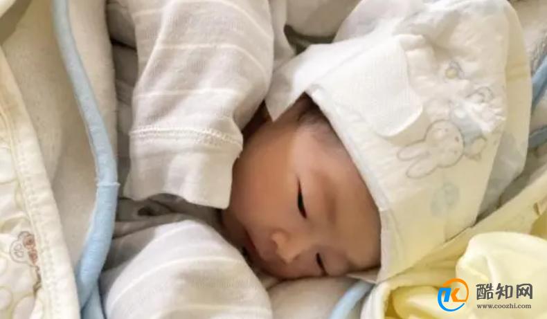 宝宝能吃能睡，妈妈别高兴太早，这一原因别疏忽