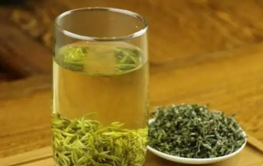 绿茶是高血压的“加速剂”？医生呼吁：稳定血压，“4水”请少喝