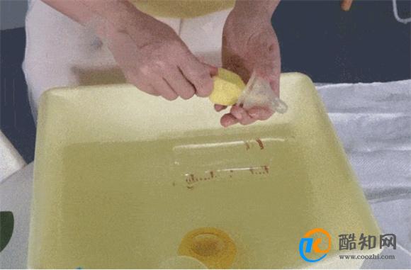 4种错误洗奶瓶的方式，不知道让宝宝吃了多少细菌，快及时纠正！