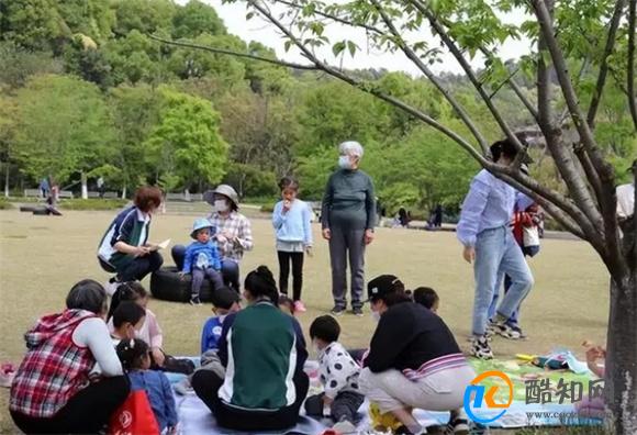 孩子手上有这“三个信号”，证明孩子智力高，只占一个也很幸运了