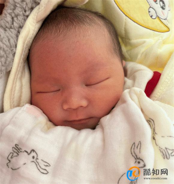 给宝宝洗澡时 这3个小错误别犯 很伤宝宝