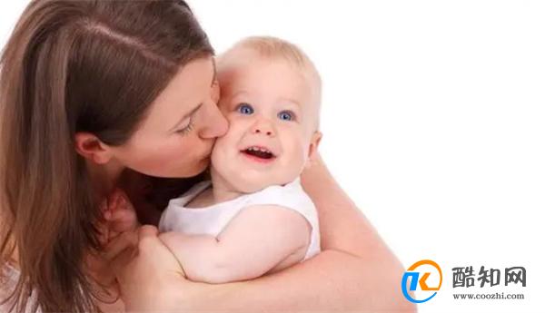 眼看着自家孩子变成了“石头”，让妈妈惊慌失措！