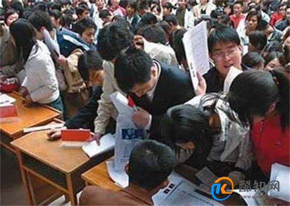 多措并举保障高校毕业生就业 开展相关活动