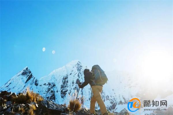 户外复杂地形下，登山杖该怎么用？