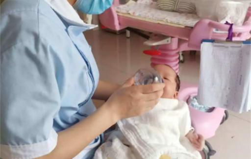婴儿肠胀气怎么办快速解决 怎么判断婴儿是否胀气