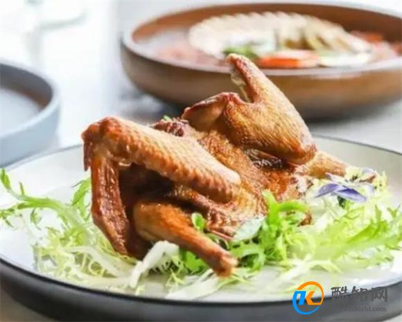 俗话“一鸽胜九鸡”，常吃鸽子肉有什么好处？和什么搭配最好