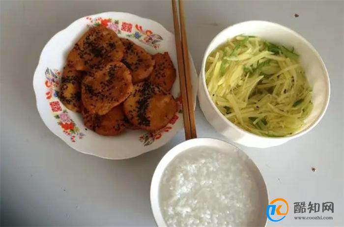 早上空腹喝水  比不吃早饭危害还大  听听医生怎么说