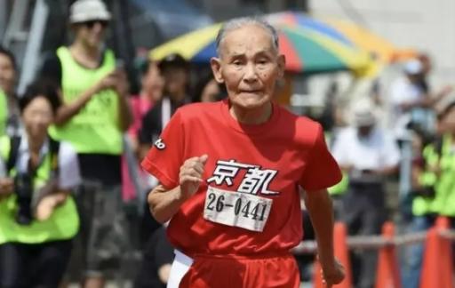 吃得少一点，活得久一点？医生：养成4个好习惯，或有助于长寿