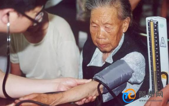 吃降压药可能会导致缺钾？提醒：留意5种症状，日常多吃3种食物