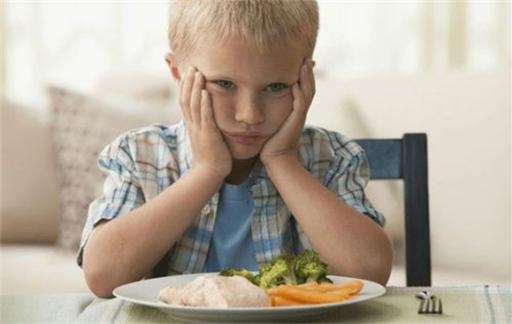 吃饭时孩子有这3种习惯会不招人喜欢长大难与人相处