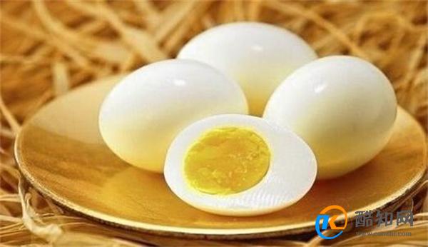常吃鸡蛋应不应吃蛋黄 1个鸡蛋有多少胆固醇 用数据说明