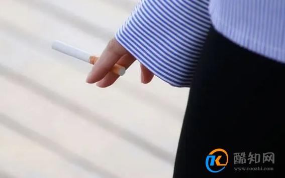 3松2多，女人衰老后，这5个症状比较明显