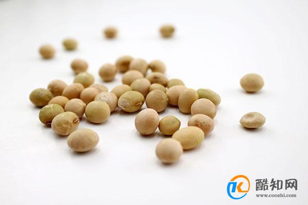 有甲状腺结节的人 不想结节快速增大 饮食上少吃“两绿一黄”