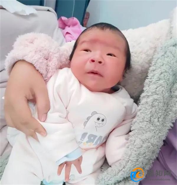 宝宝经常发出4个信号，也暗示着聪明，妈妈应该窃喜