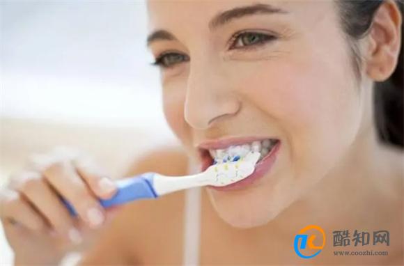 牙缝里的结石，实在太影响形象？不妨试试这些小妙招