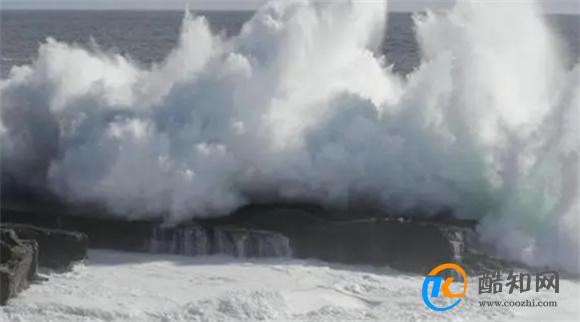 台风“卡努”致日本冲绳县近18万住户停电 台风逼近日本