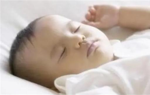 “8小时睡眠”可能是错的，睡多长并不重要，家长别再硬性规定了