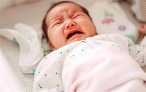 宝宝频繁夜醒睡不安稳 影响睡眠的原因 可能是这七点