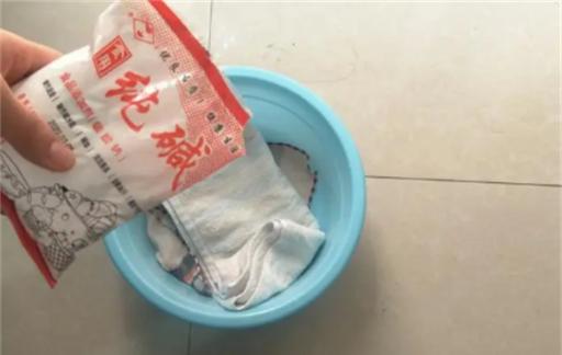 清洗毛巾和抹布  这一招我服  不管多脏多旧  水倒进脏物立马出来