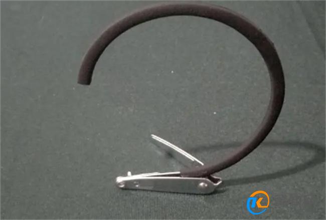 指甲刀火啦  稳定不滑落 不管是整盘的半圆小段的 它全都能搞定
