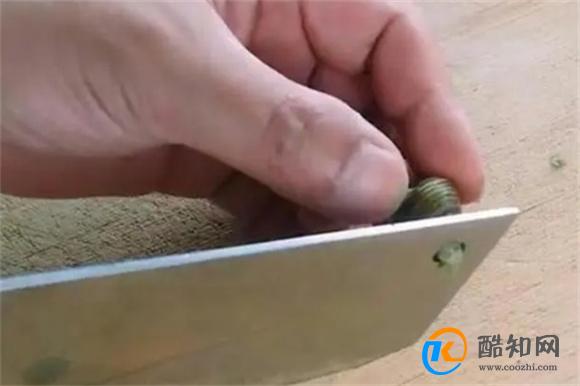 菜刀上小孔有什么用？用了这么多年菜刀，7个妙用才知道，很实用