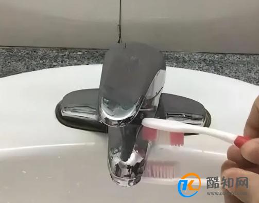 旧牙刷太厉害了！7个小妙招，解决不少人的困扰