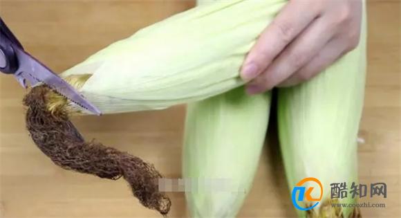 煮玉米是冷水还是水开后下锅？大部分人都错了，难怪不香甜没味道