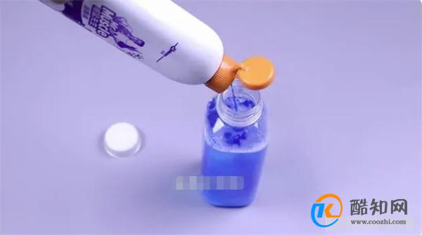 马桶里放一个塑料瓶，半年都不用刷马桶，真是太实用了