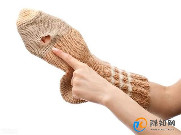 袜子破洞了不要扔 简单处理下妙招多多 千万别浪费 