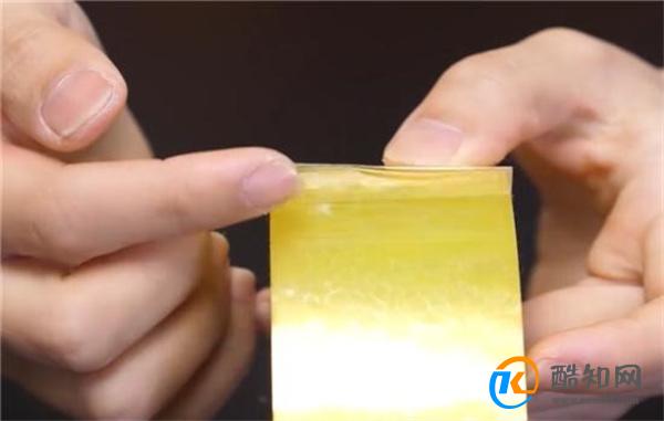 才知道 撕胶带根本不用使用工具 徒手撕也很方便