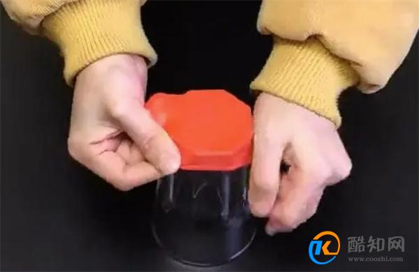 气球要是只用来吹就太可惜了，你肯定没想到这么用，看完大开眼界