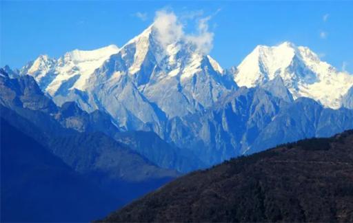 贡嘎山在哪里 贡嘎山的旅游特色