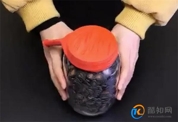 气球要是只用来吹就太可惜了，你肯定没想到这么用，看完大开眼界