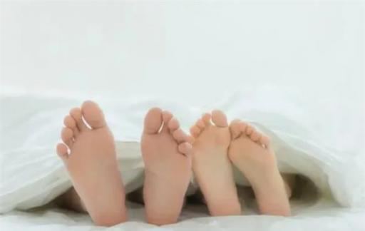 夫妻“办事”时，怎样才更容易受孕？换个姿势管用？真相是这样的